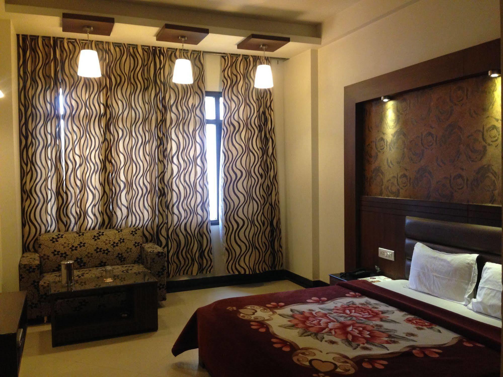 Namaskar Residency Hotel Amritsar Exterior foto