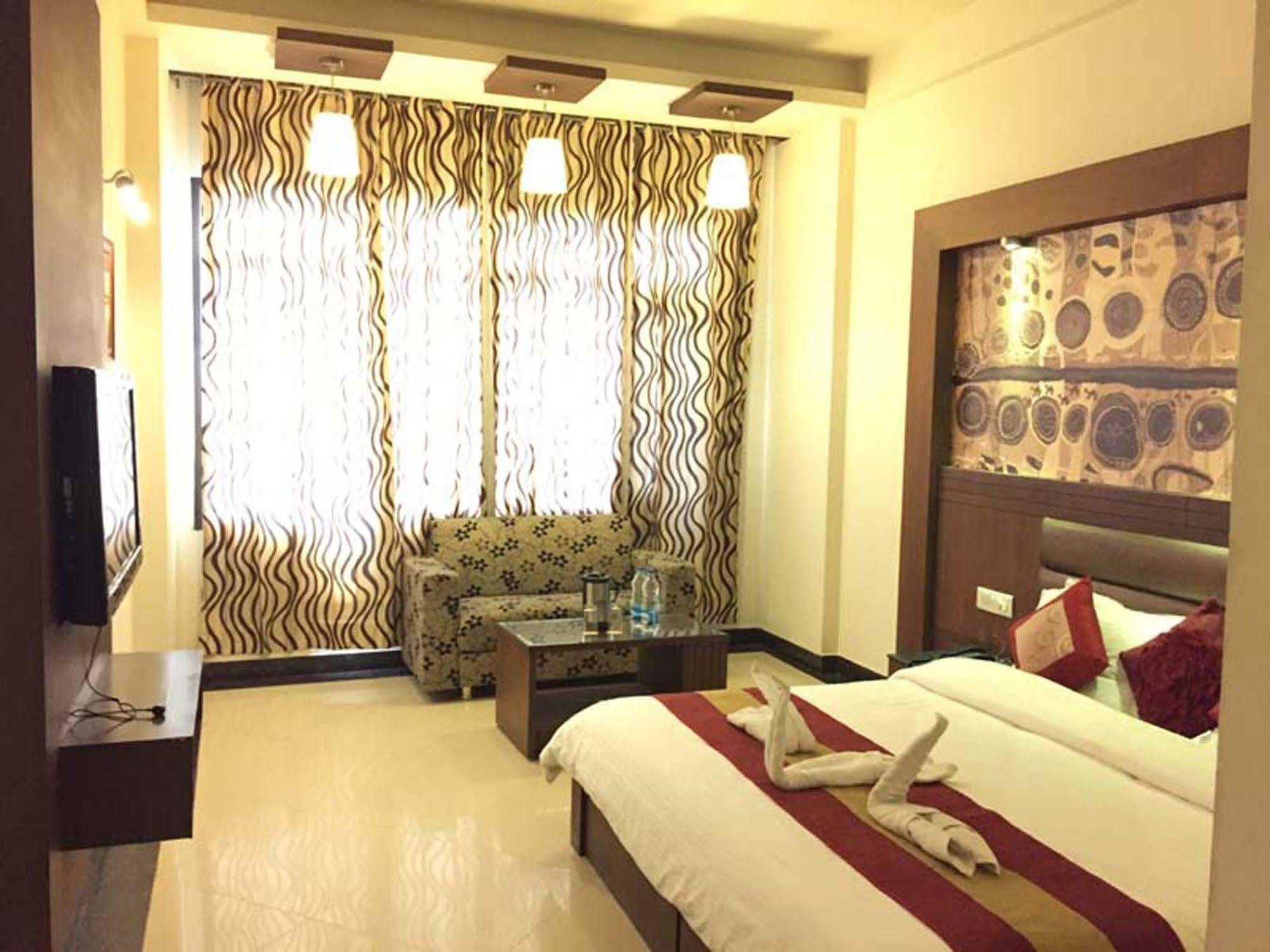 Namaskar Residency Hotel Amritsar Exterior foto
